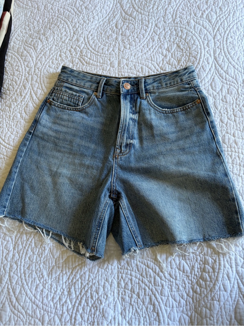 Stradi Light Blue High-Waist Frayed Denim Shorts